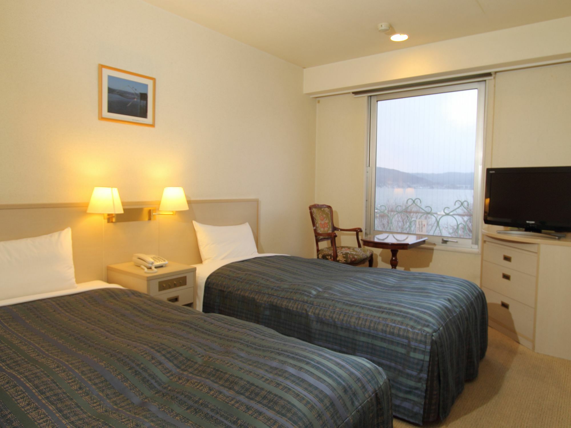 Suwa Lakeside Hotel מראה חיצוני תמונה